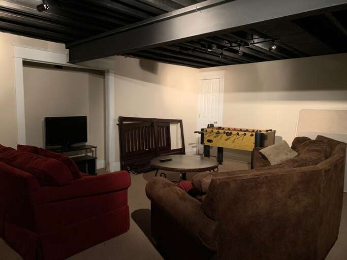 Additional space (5 bedroom side) basement area for kids