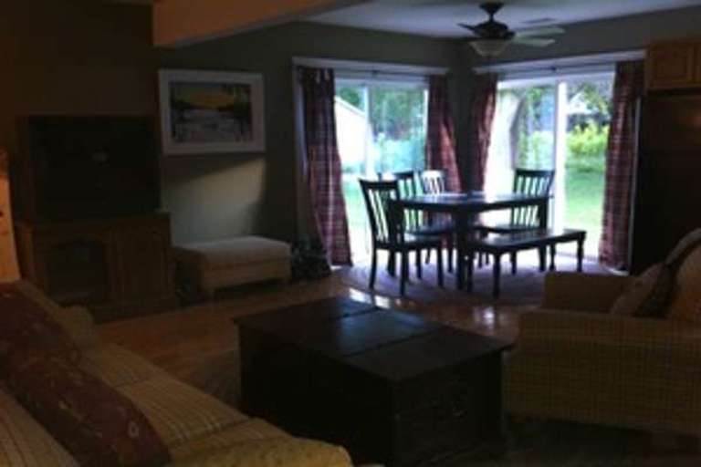 3 bedroom side living area