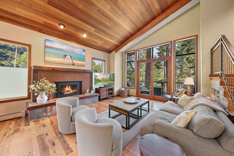 Luxury 3 Bedroom House for 6 Guests Iron Horse Ski Lease at Northstar