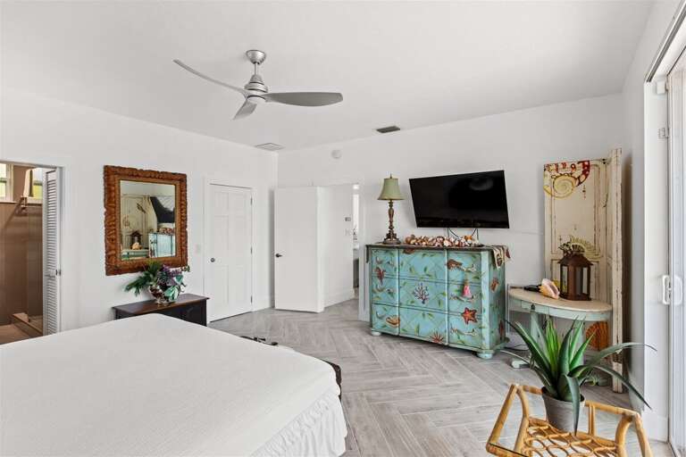 Master suite on the 2nd level with a king bed and ensuite bath.