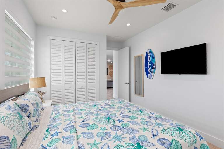 Bedroom #3 with 1 king bed.