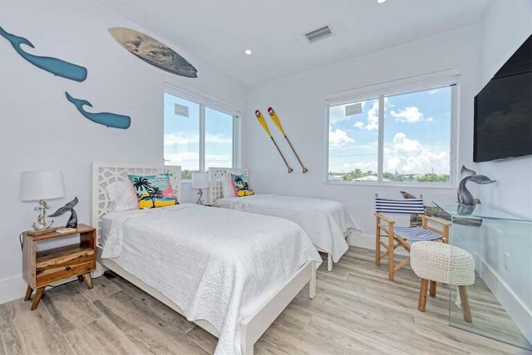 2nd level bedroom 4 with 2 twin beds.