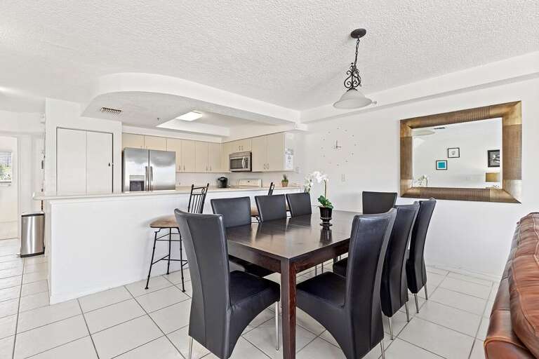 Dining area - 2nd level