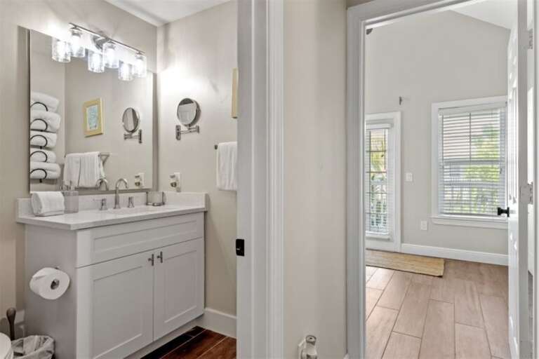 2nd level full bathroom.