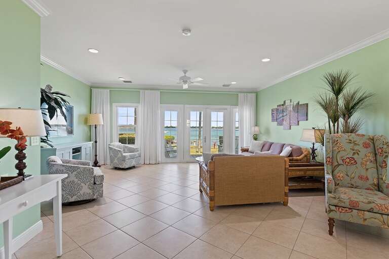 Relax and unwind with stunning ocean views. Relax and unwind with stunning ocean views.