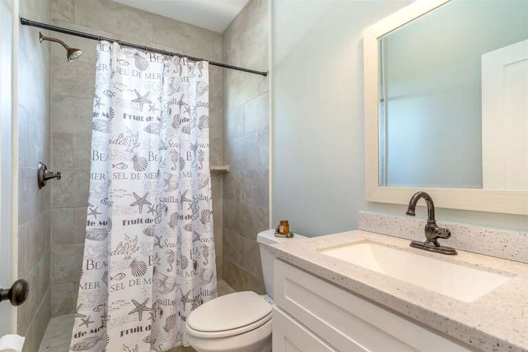 Full bathroom #2 Full bathroom #2