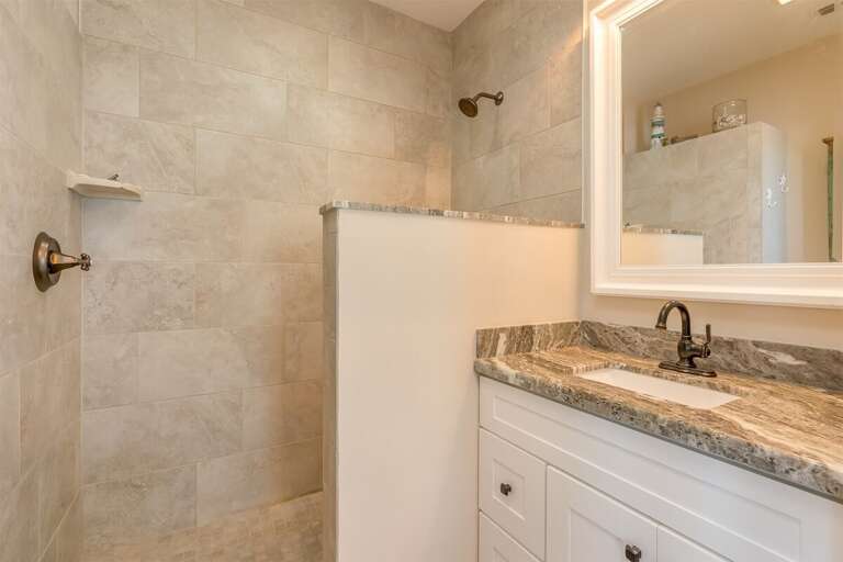 Master Ensuite Master Ensuite