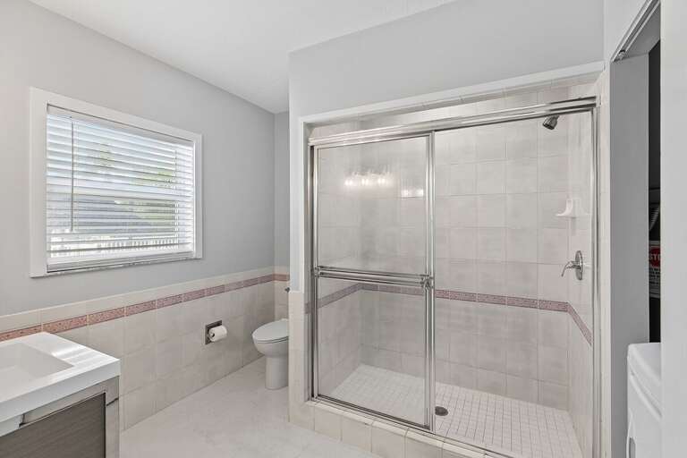 1st floor hallway full bathroom.