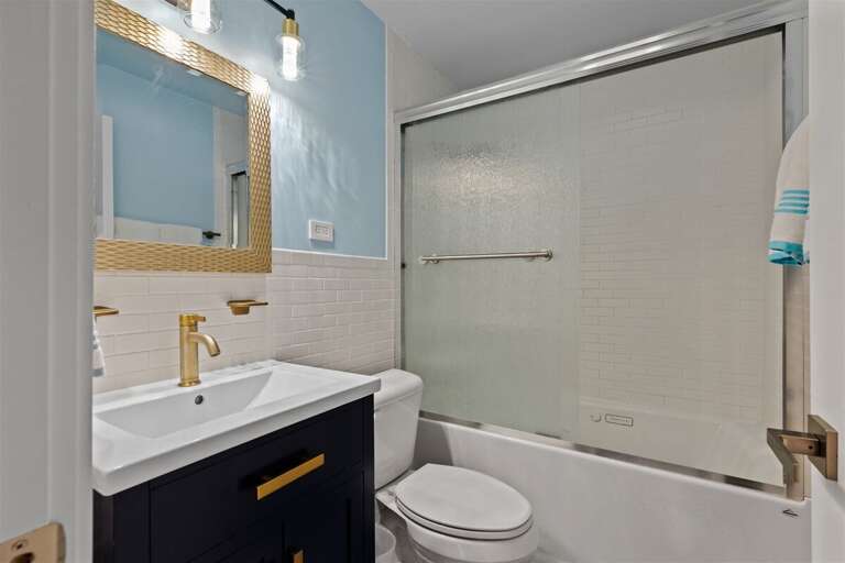 The 2nd full bathroom.