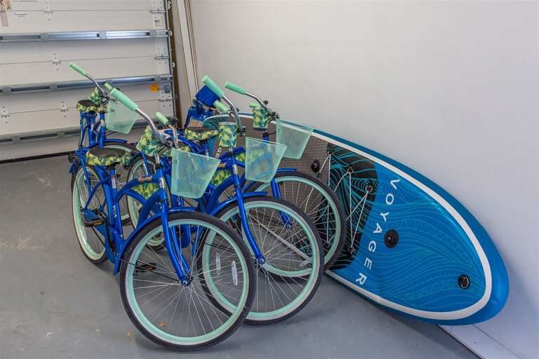 Bikes & paddleboards included.