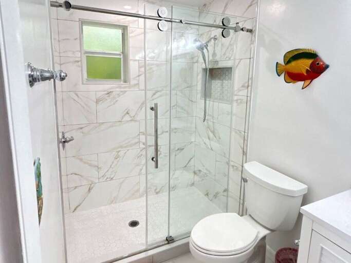 Guest bath with large shower Guest bath with large shower