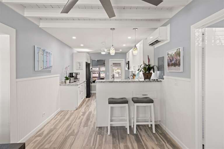 Fully equipped kitchen.