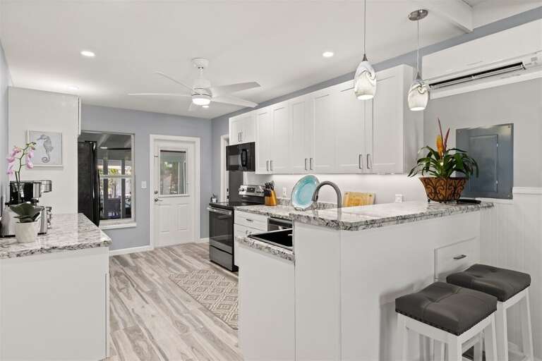 Fully equipped kitchen.