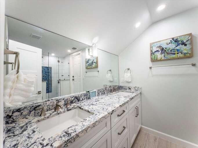 Master ensuite bathroom 1 - 2nd level