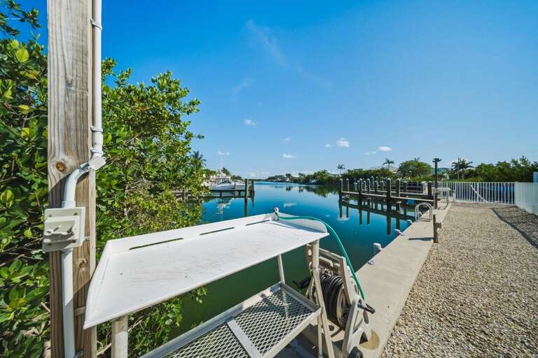 After a successful day on the water, clean your catch at the convenient dockside fish cleaning station. A great feature for anglers staying in Marathon FL.