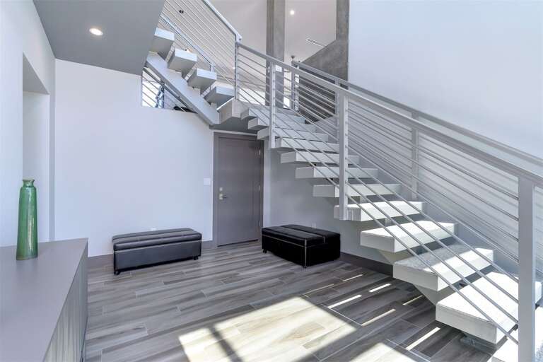 1st level entryway. 1st level entryway.
