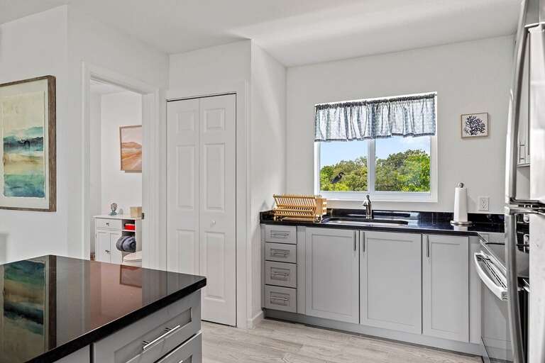 Fully Stocked kitchen