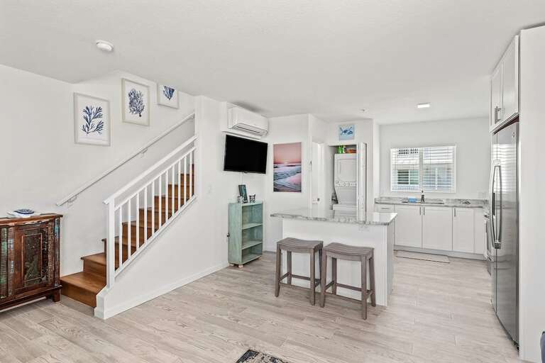 Kitchen/dining area.