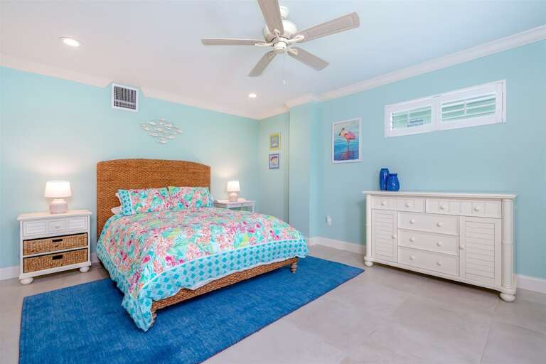 downstairs bedroom 5 with queen size bed