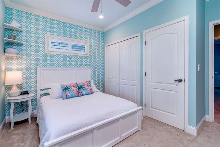 upstairs bedroom 3 with queen size bed