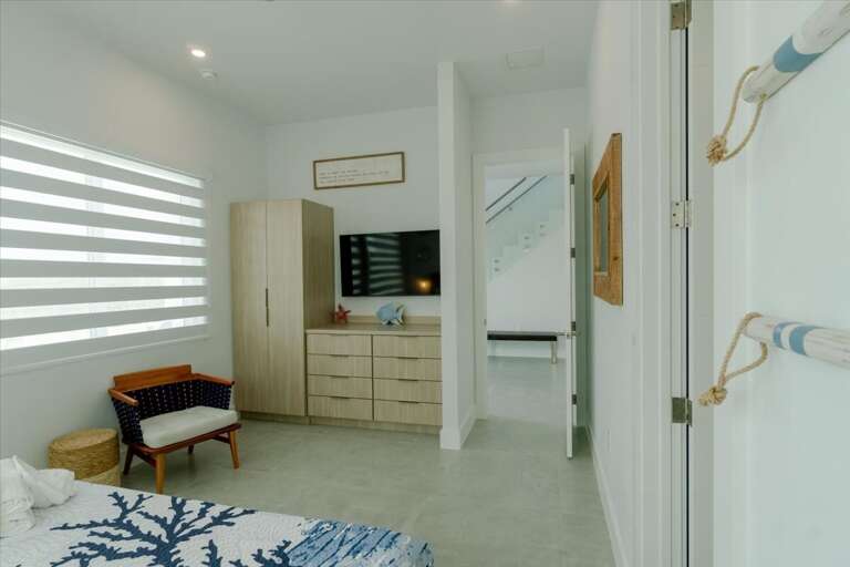 2nd level king bedroom with ensuite bathroom.
