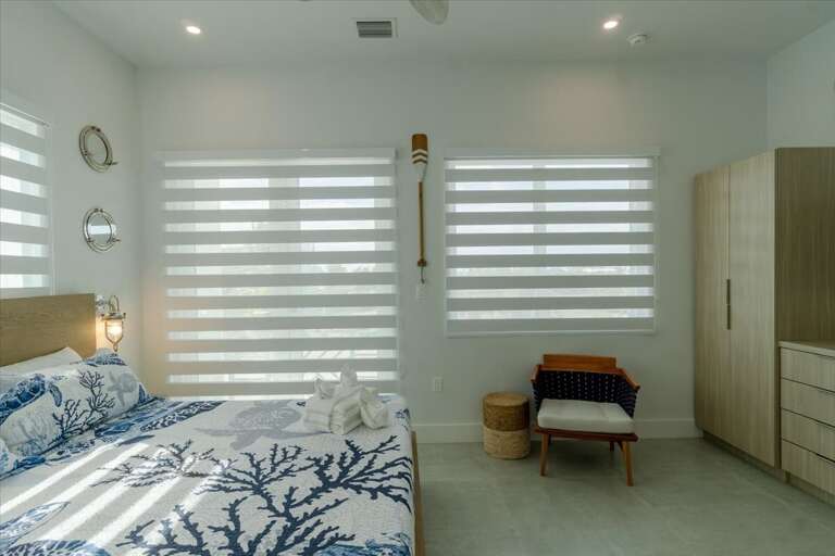 2nd level king bedroom with ensuite bathroom.