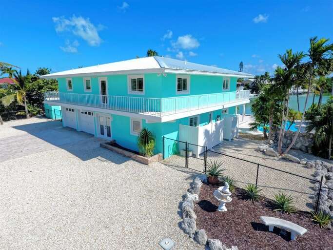 1/2 acre fully fenced yard