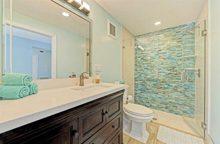 1st level master bathroom