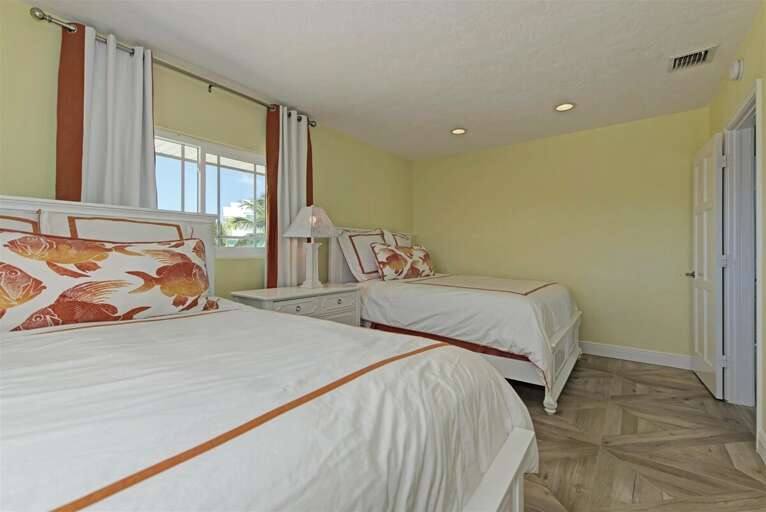 2nd level bedroom 4 with 2 Queens