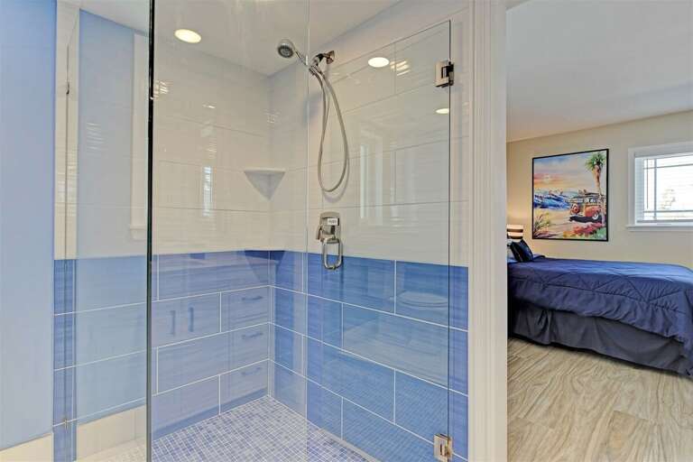 Bedroom 2 ensuite bathroom