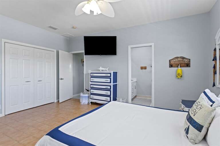 Bedroom 2 with smart TV