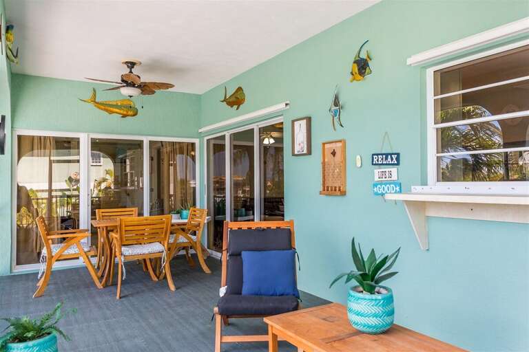 Upstairs screened in porch