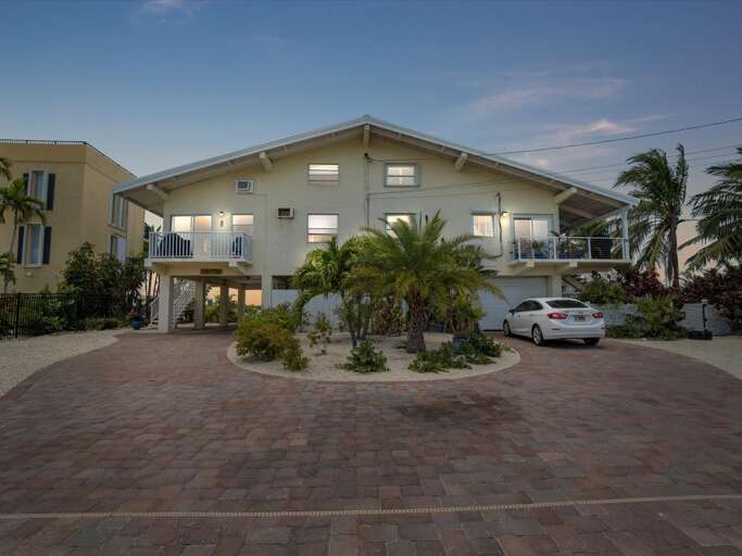 Exterior view, your unit will be on the left. Exterior view, your unit will be on the left.