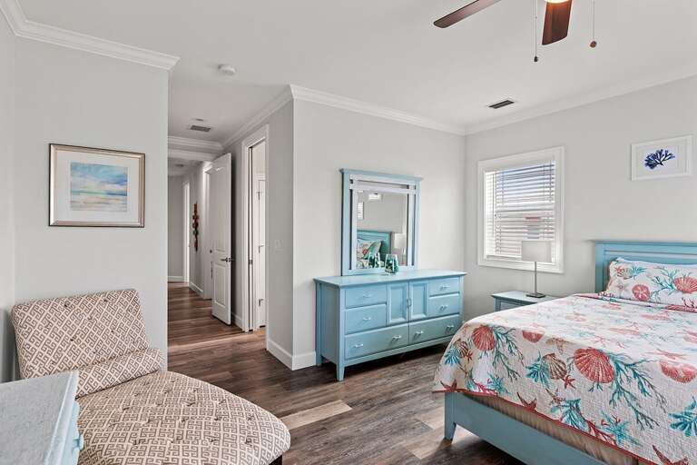 Master suite- king bed, 3rd level