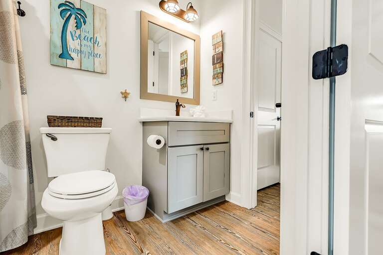 2nd level full bathroom.