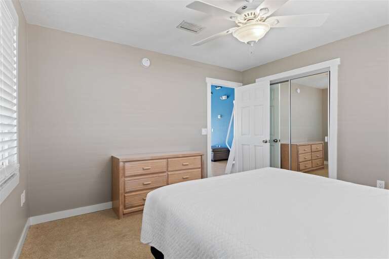 The 2nd bedroom with a queen bed. The 2nd bedroom with a queen bed.