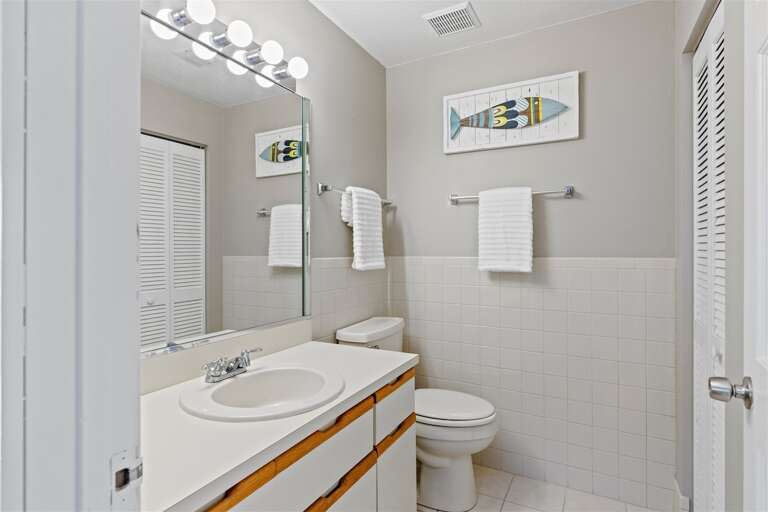 2nd full bathroom. 2nd full bathroom.