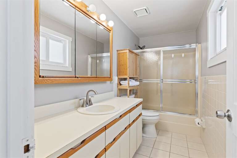 The ensuite master full bathroom. The ensuite master full bathroom.