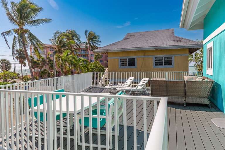 The sunny deck. The sunny deck.