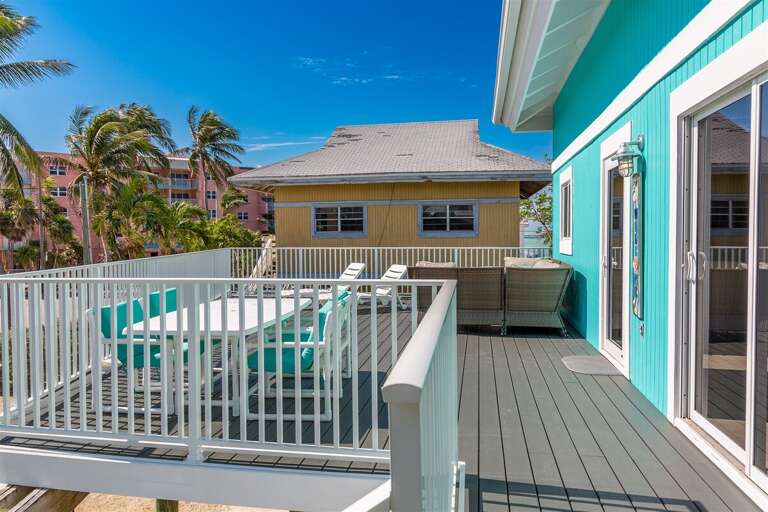 The sunny deck. The sunny deck.