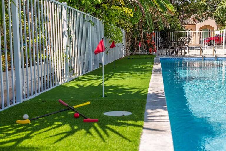 Putt putt fun by the pool.