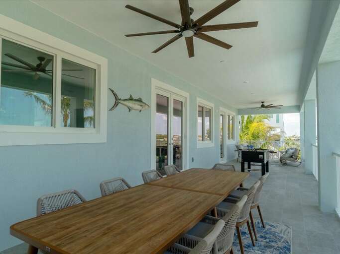 Ample seating on all levels.