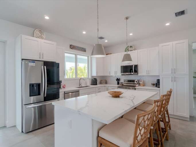 Fully stocked kitchen.
