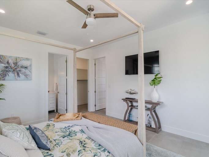 Master suite 2 on the 2nd level with a king bed.