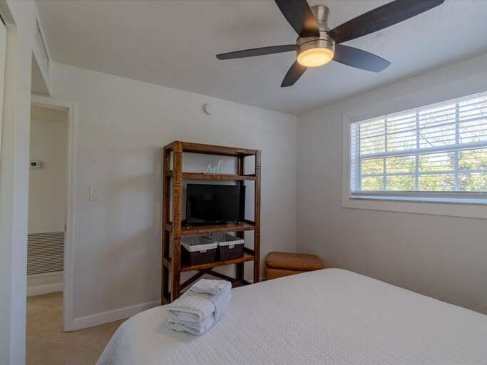 1st level King bedroom