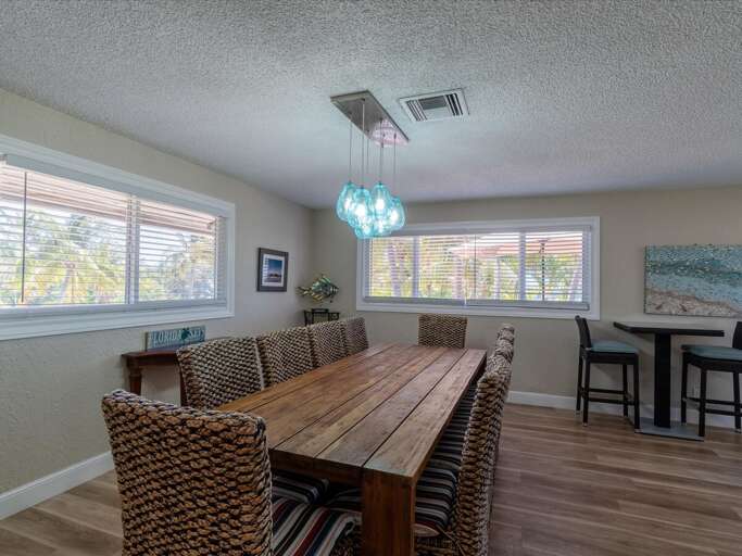 2nd level dining area with seating for 10