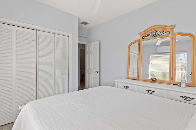 2nd 2nd level bedroom with queen bed.