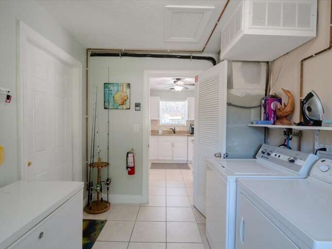 Onsite washer and dryer.