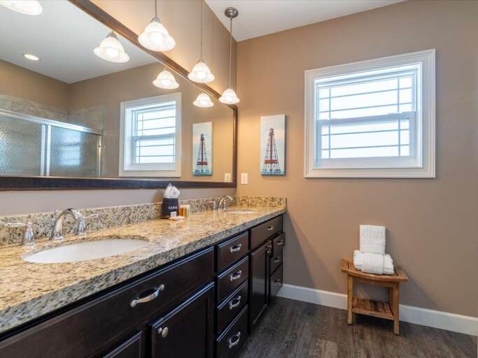 Master full bath, attached to master suite 1 on the 3rd level. Master full bath, attached to master suite 1 on the 3rd level.