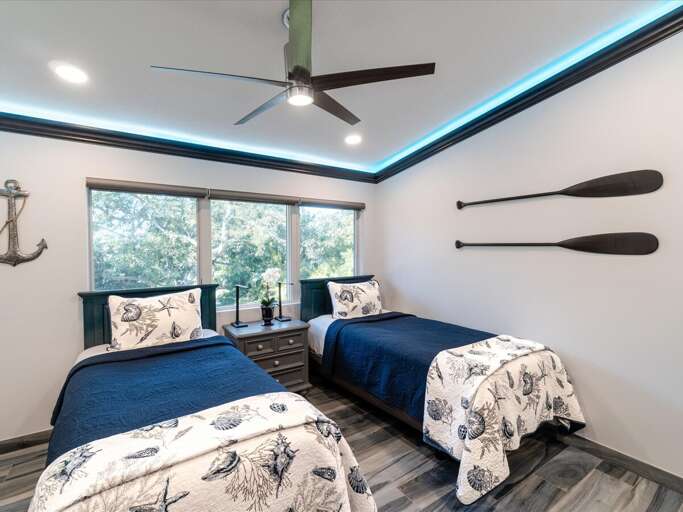 Bay Suite Room with 2 Twin XLs, can be combined into 1 King